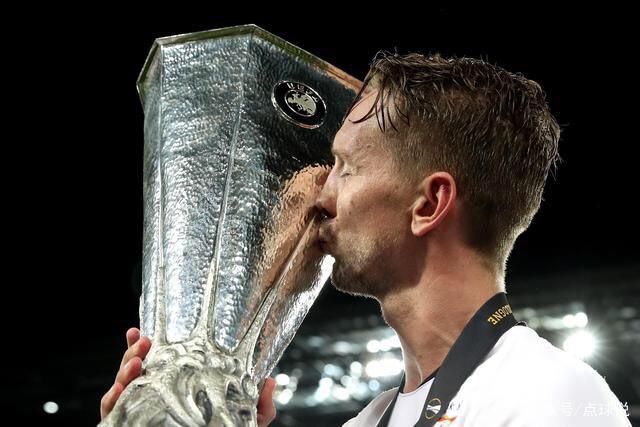 萨卡社媒晒照：重回胜利轨道！