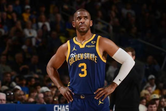 辽宁揭幕战赛前领取总冠军戒指 升起冠军旗帜